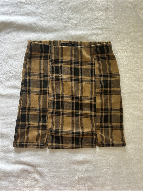 hesperus Dresses & Skirts - Plaid Tan Skirt 🖤🖤